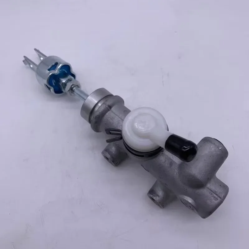 HZJ79 Clutch Master Cylinder Land Cruiser Clutch Master Cylinder  31420-60050