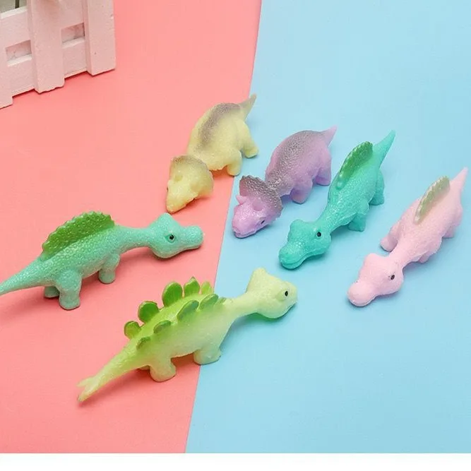 5 pezzi di dinosauro che salta giocattolo divertente dardo da dito tiro piccolo dinosauro decompressione giocattolo in gomma morbida regalo per bambini di famiglia