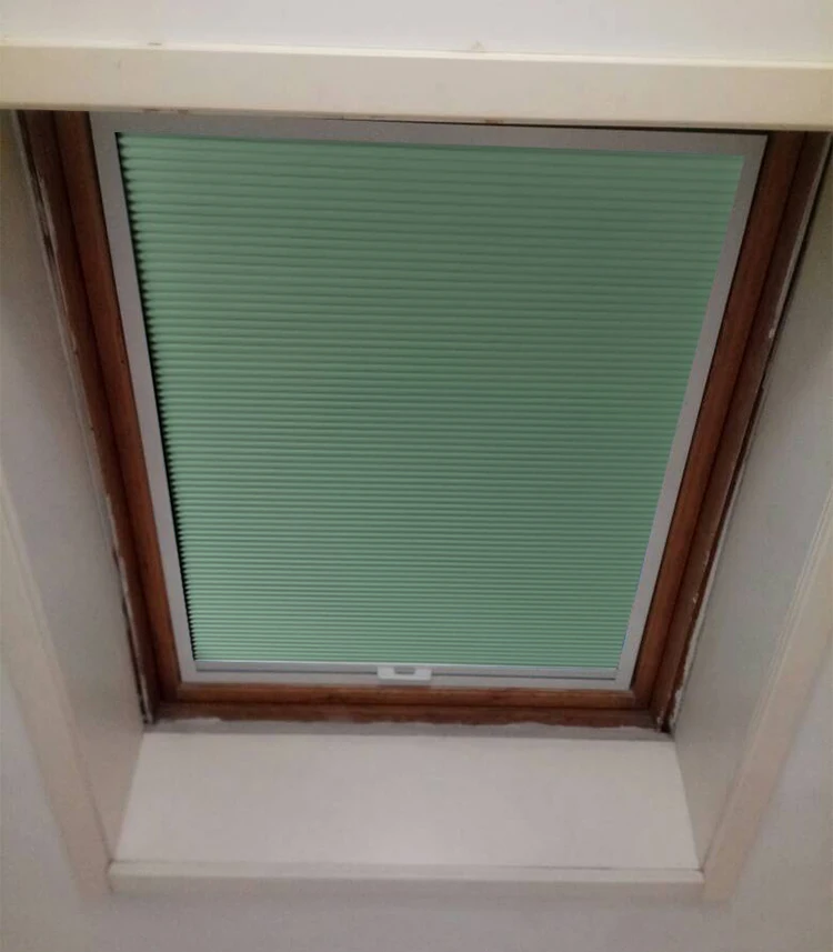 Cutsom-made Sunroad Skylight Blinds for Sloped Roofs – Loft Honeycomb Shades with Non-Woven Fabric & Aluminum Foil Blackout