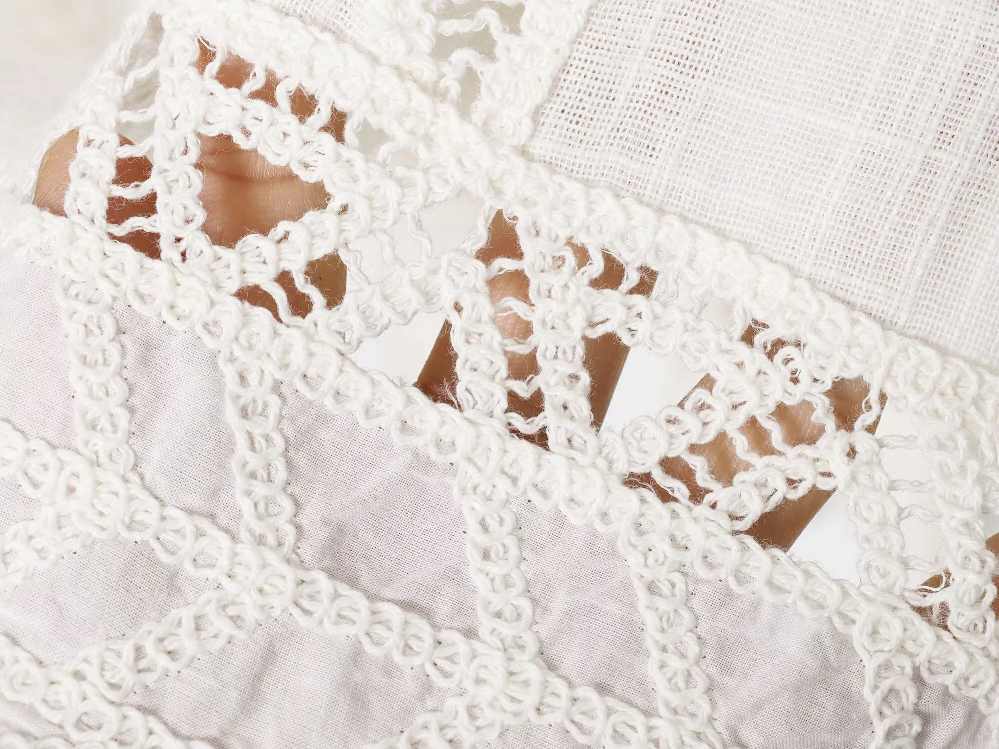 ฤดูใบไม้ผลิเสื้อผ้าสตรีใหม่หวานลูกไม้โครเชต์แฟชั่นเอวสูง Hollow OUT อเนกประสงค์สบายครึ่งชุดกระโปรง