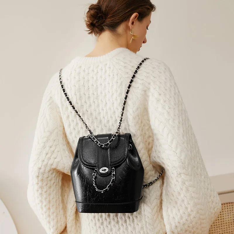 korean niche backpack 2023 Spring New Chain Shining Oil Wax Leather Vintage Shoulder Underarm Bag Female Purse