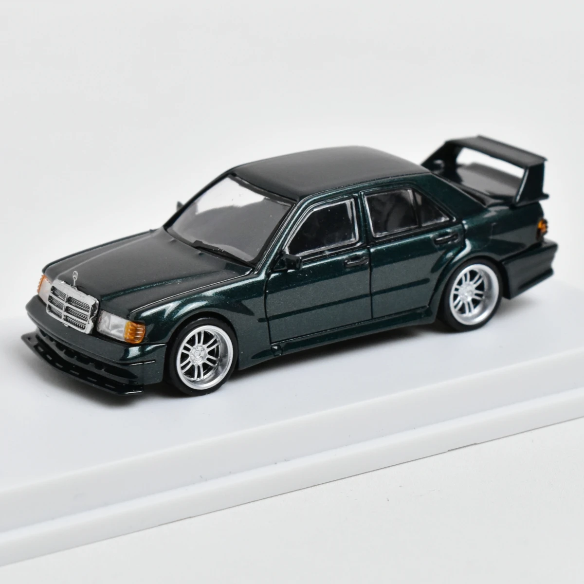 SEEKER 1:64 190E 2.5-16 Evolution Diecast Model Car - AliExpress