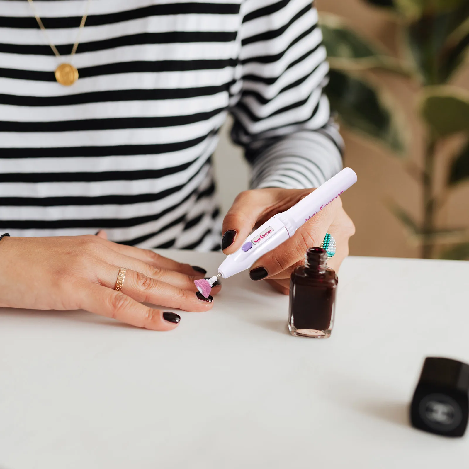 1 مجموعة 1 مجموعة المحمولة آلة الحفر الكهربائية لجل الاكريليك الأظافر مانيكير طحن تلميع أداة خفيفة الوزن مسمار الرملي الملف