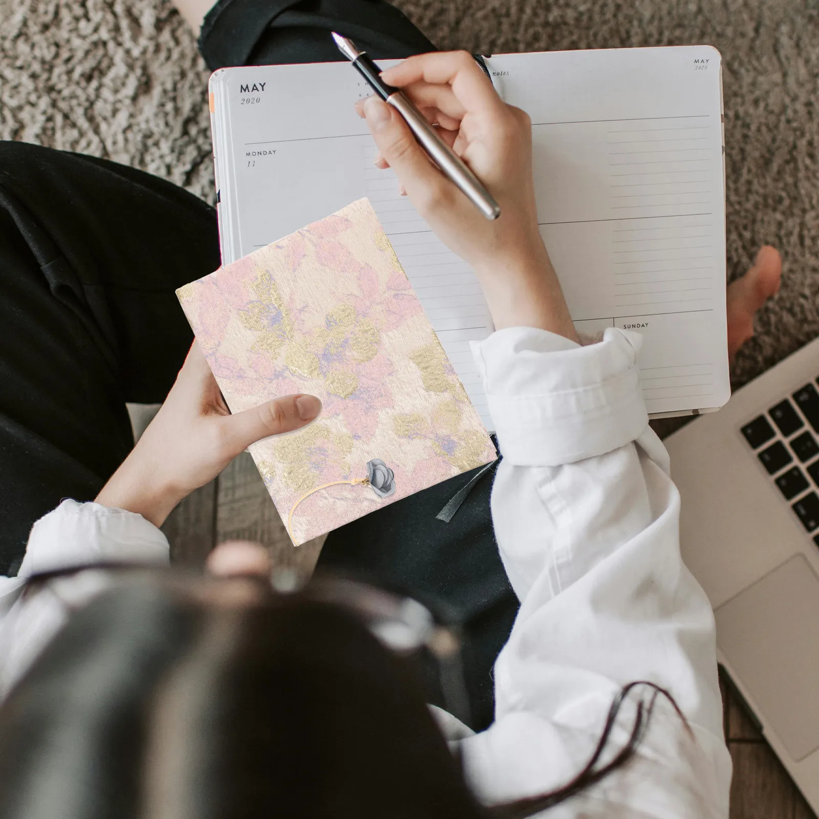 

Чехол для книг из сатиновой ткани, эластичный, регулируемый, для учебников, тетрадей, журналов, декоративные обложки для книг