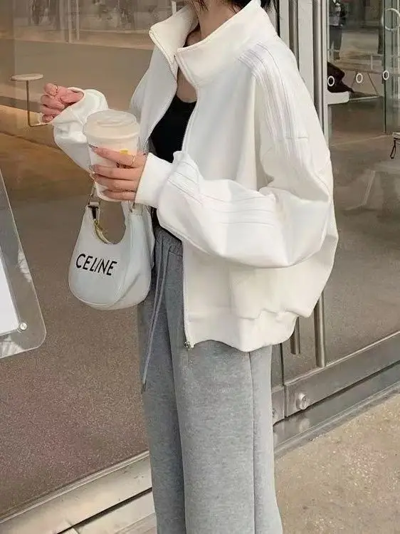 

Новая женская бейсбольная куртка 2026 года, повседневная, с длинными рукавами, белая, спортивная, свободного кроя, с глянцевой поверхностью