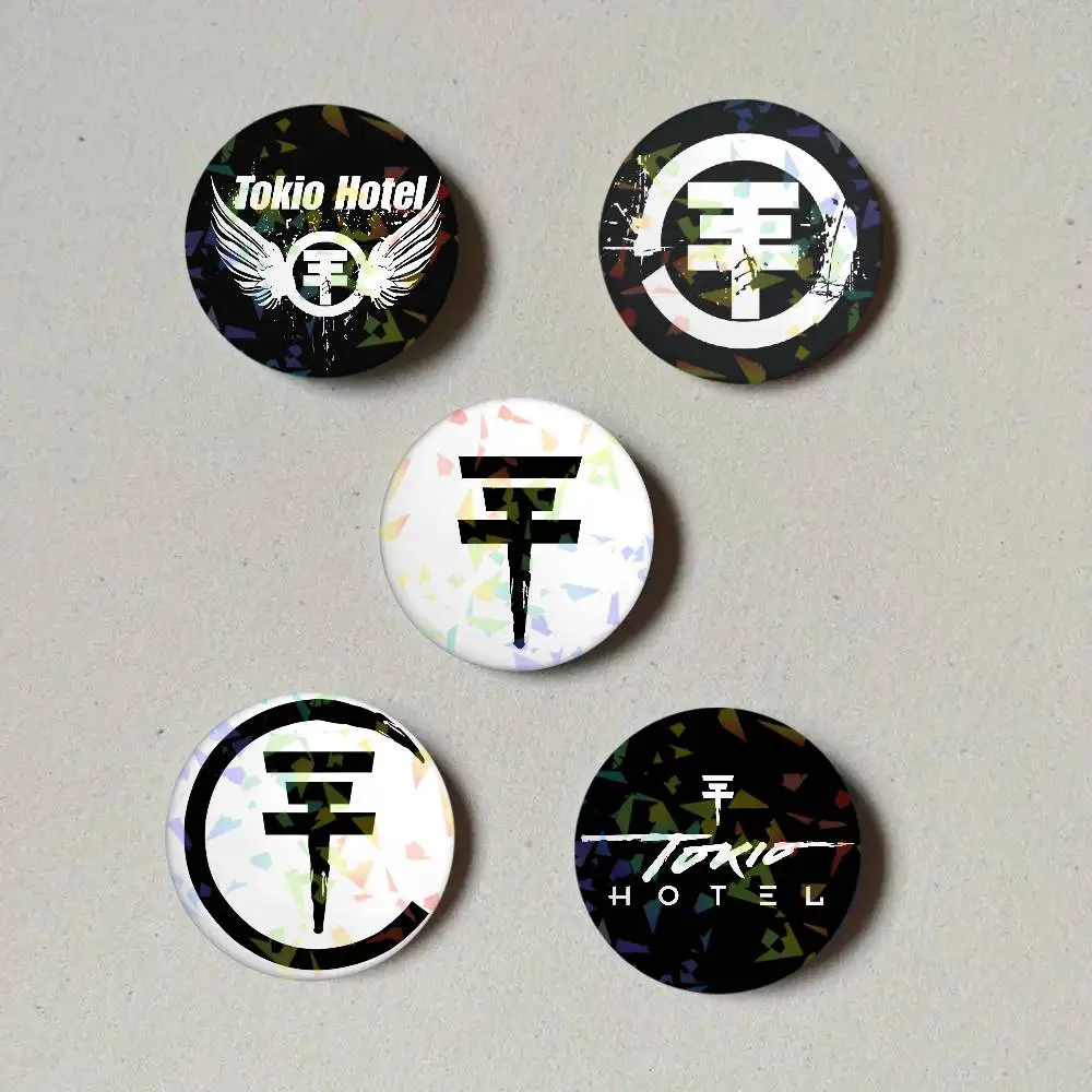 Band T-Tokio Hotel Laser Button Pins Backpack Clothing Decor Brooch Fiction Badge Jewelry Gifts
