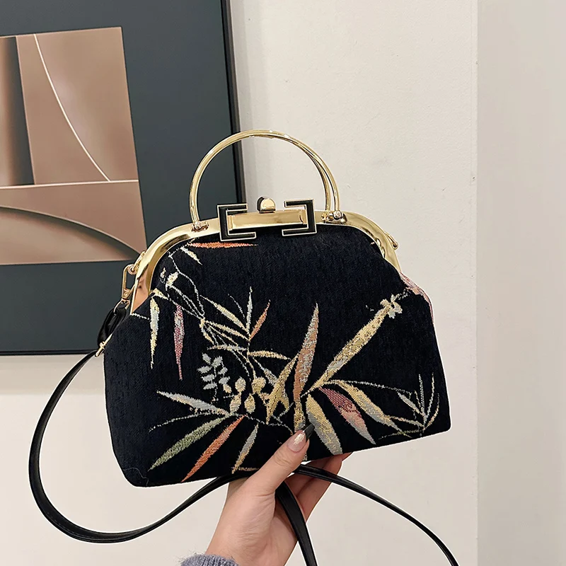 

Boho Chic Floral Embroidered Shoulder Bags for Women Metal Handle Purse with Chain Strap Fashion Handbags Gift Idea 2025 wallet