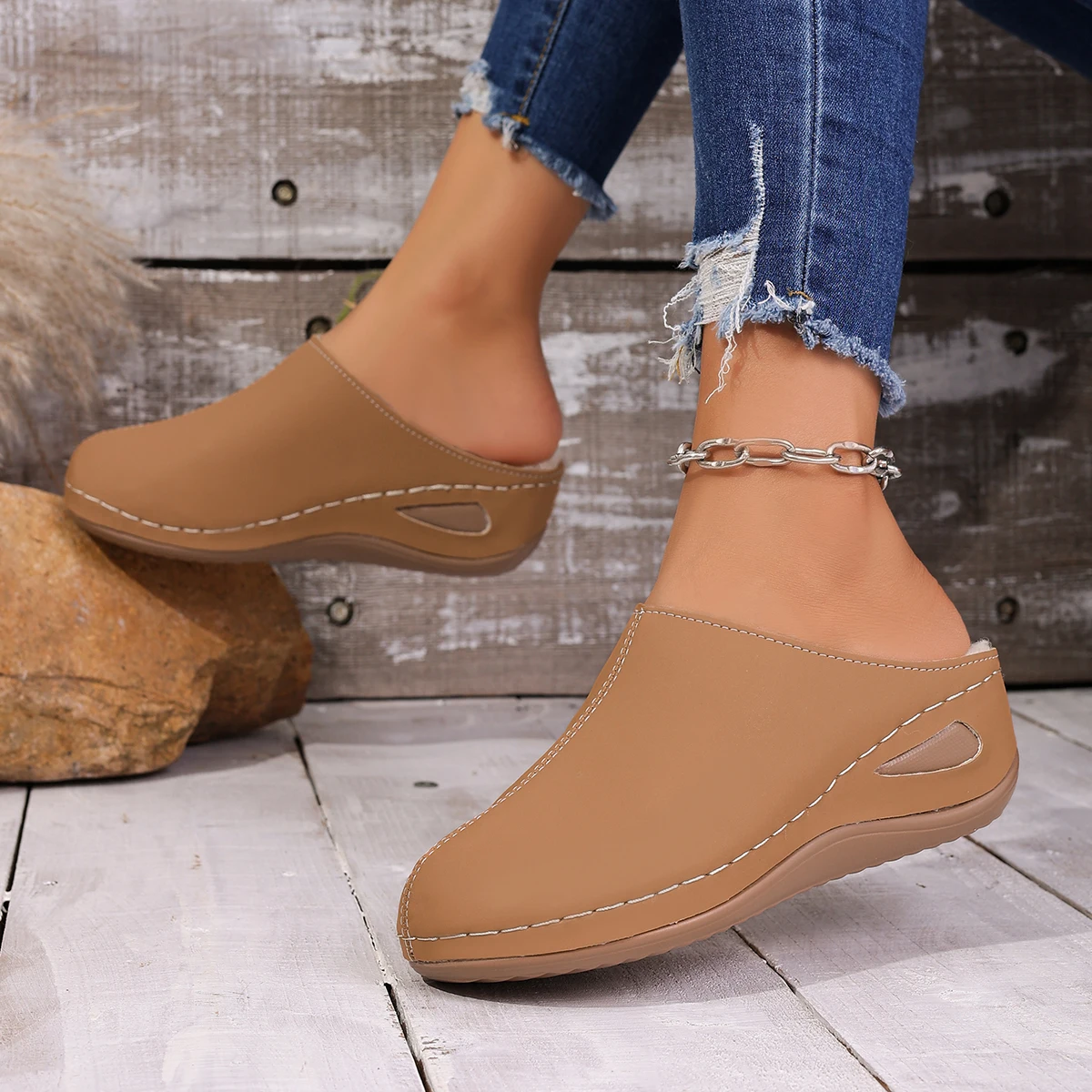 

Fashionable New Round Headed Warm Casual Slippers Winter Hot Selling Comfortable Non Slip Oversized Wedge Heel Women's Slippers