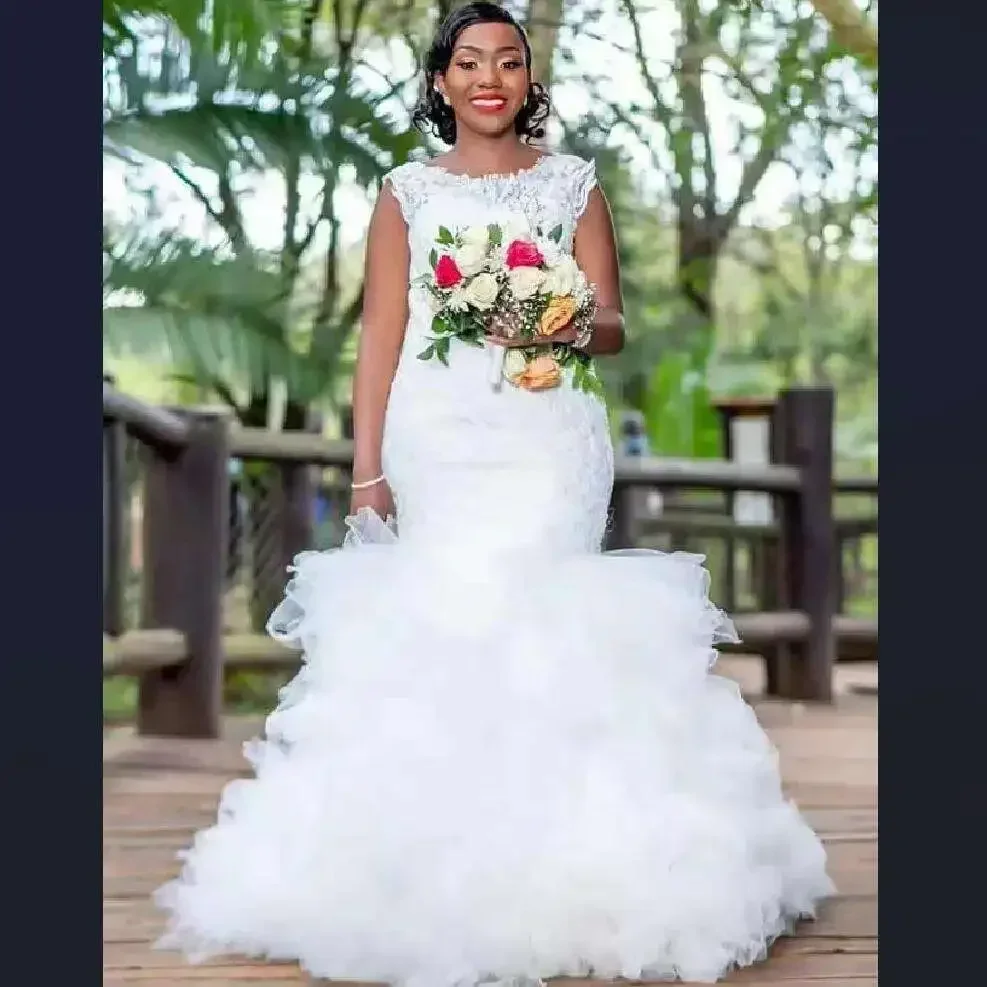 Vestido De novia con Apliques De encaje personalizado, bata De novia con mangas casquillo africano, vestido De novia De sirena De tul multicapa para jardín