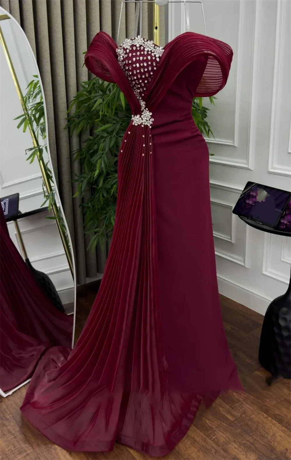 Burgundy Prom Dress Off-The-Shoulder Customize Mermaid Floor-Length Beadings Zipper Up Short Sleeves Dresses For Special Events