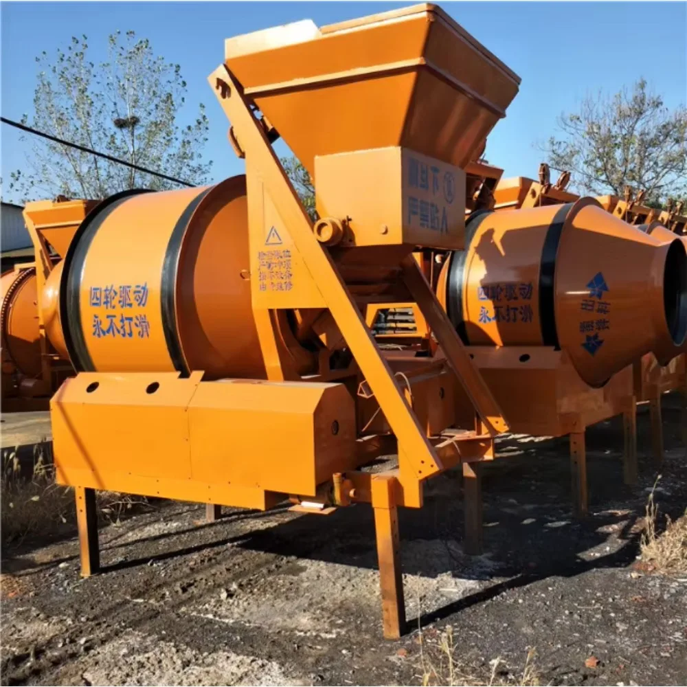 Automatyczna betonarka diesla o dużej pojemności, sprzęt do mieszania cementu z systemem odchylania wiadra, przeznaczona do budowy inżynieryjnej.