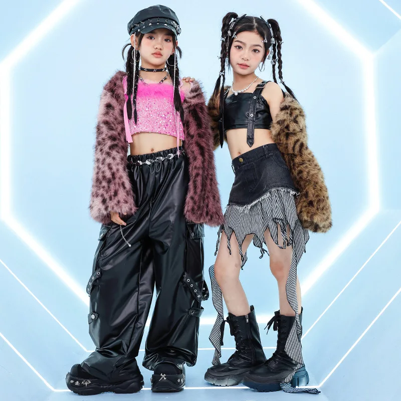 

Детская одежда в стиле K-pop и хип-хоп: розовое укороченное пальто из искусственного леопардового меха, топ с пайетками, брюки-карго из искусственной кожи для девочек, костюмы для танцев