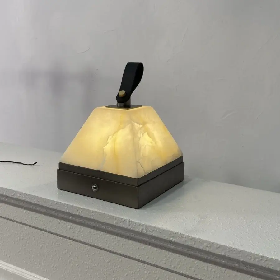 New handheld light patting bedside small night light with high aesthetic value outdoor lighting rechargeable camping light