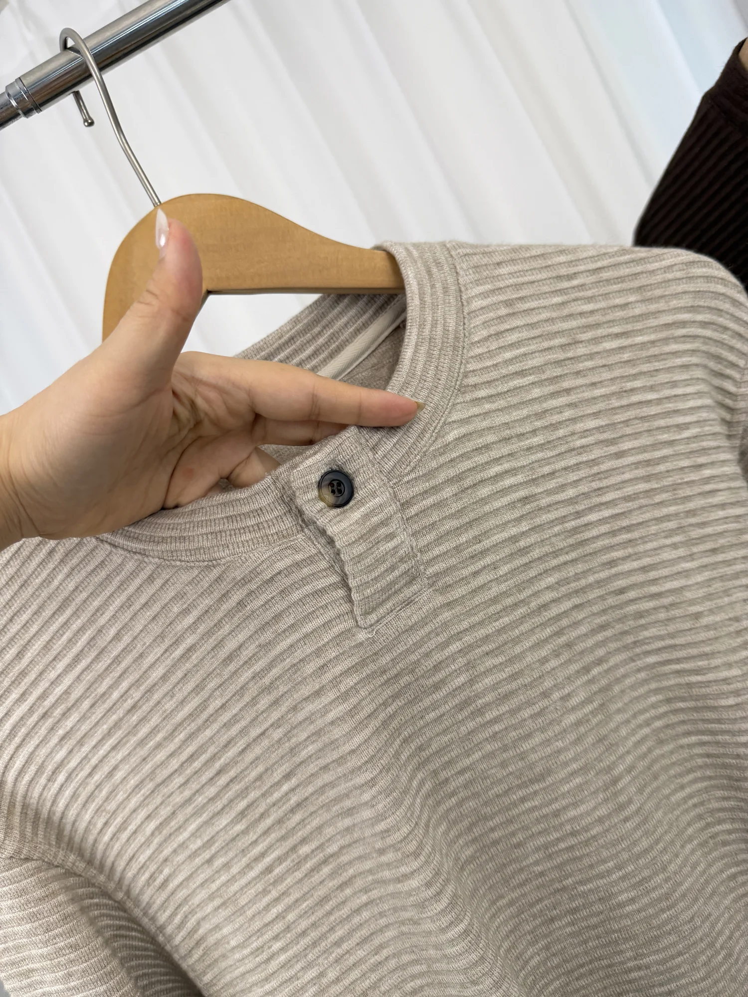 High-End Knitted Long Sleeve T-Shirt Men's Stripe Henry Half Button Neck Autumn Fashion Casual Comfortable Warm Loose Fit T-S...