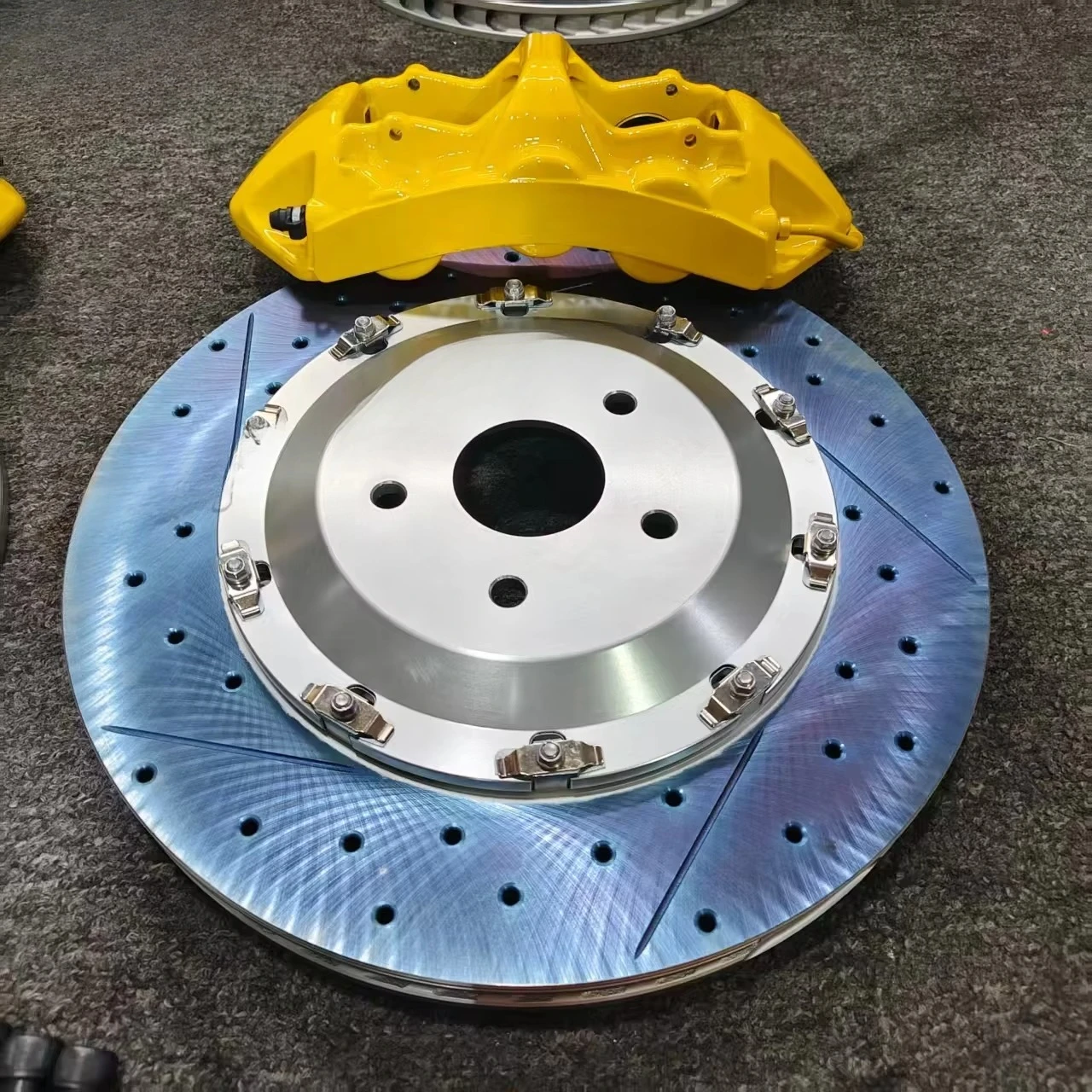 High Performance 6-Piston GT6 Large Brake Kit 355mm Discs for 18 Wheels Abarth 595  E39 F22 E92 G05