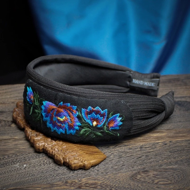 

Элегантная женская повязка на голову ручной работы с вышивкой в этническом стиле