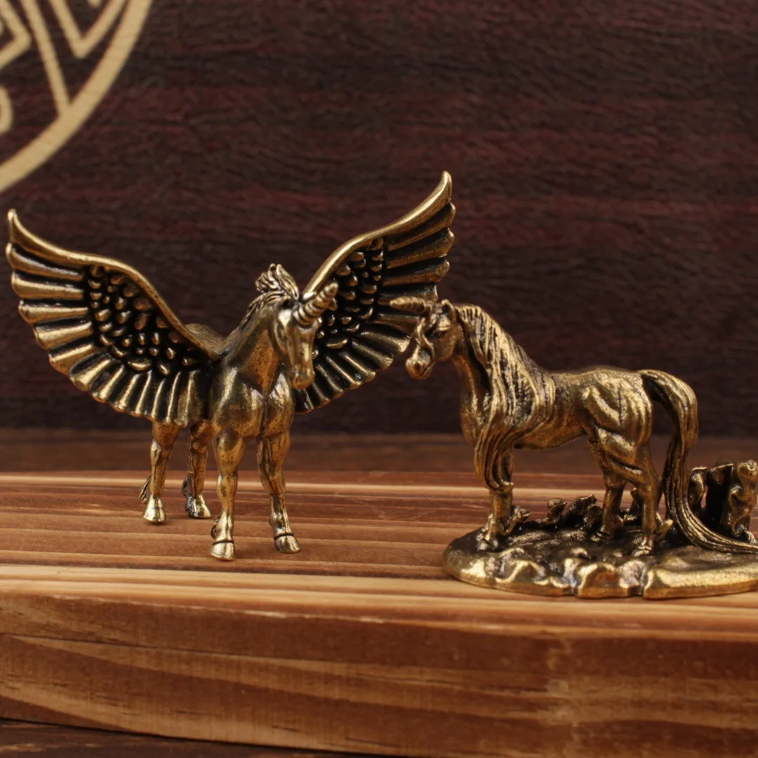 2 pieces of unicorn Pegasus small ornaments, creative retro crafts, brass turning pony ornaments
