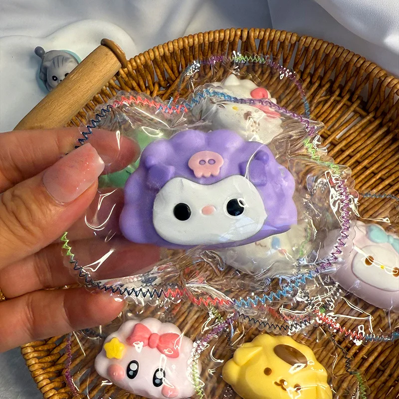 Figurki Hello Kitty z silikonu do ściskania, seria Anime Dumplings, zabawki antystresowe z kremem i slurrym, prezent dekompresyjny
