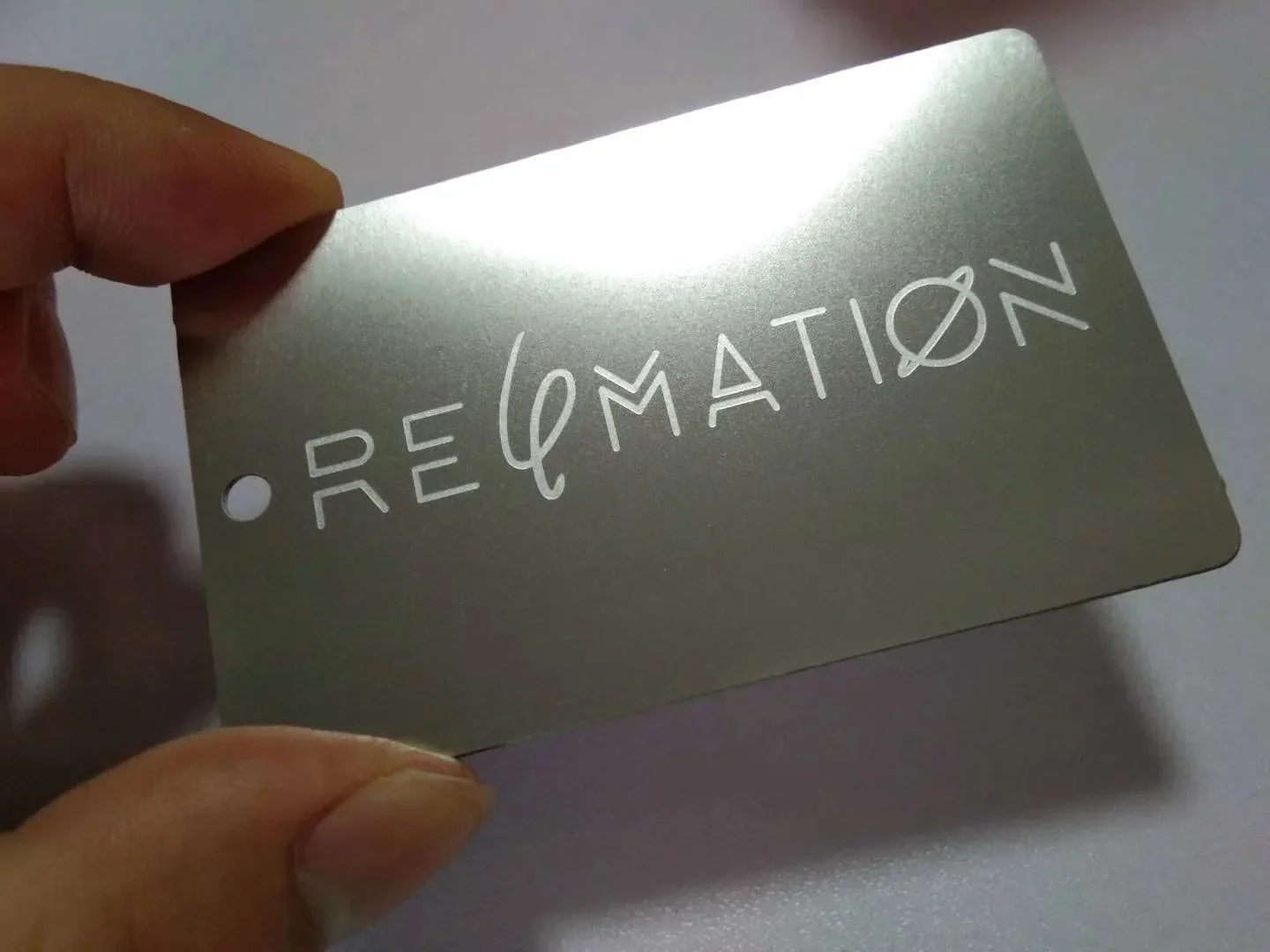 Produttore cinese Nastro di metallo Carte di credito vuote o specifiche Incisione laser Biglietto di metallo NFC aziendale in metallo