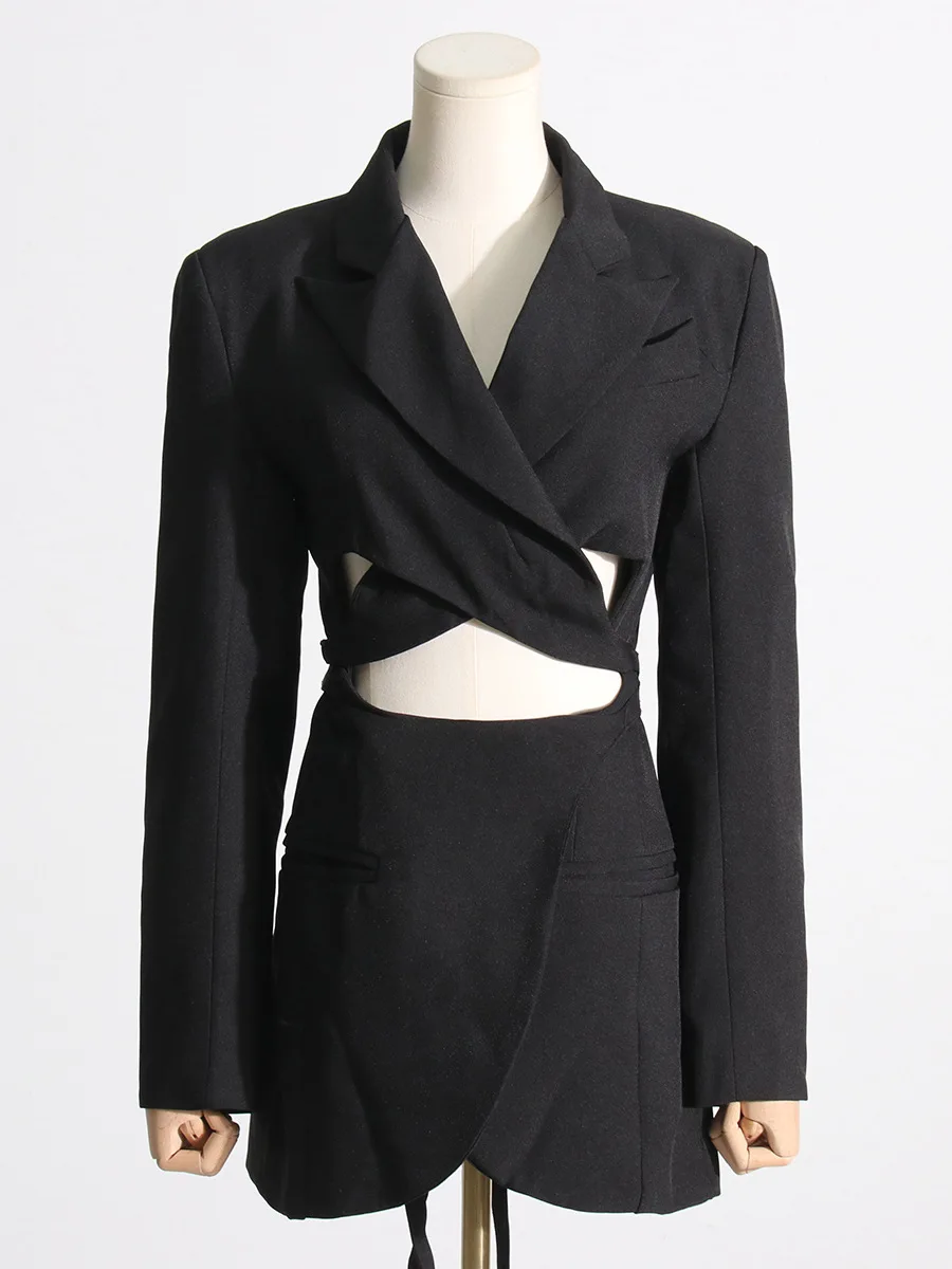 Blazer lungo nero alla moda per le donne 2023 colletto dentellato con lacci in vita scava fuori il cappotto a maniche lunghe giacche da donna con coulisse