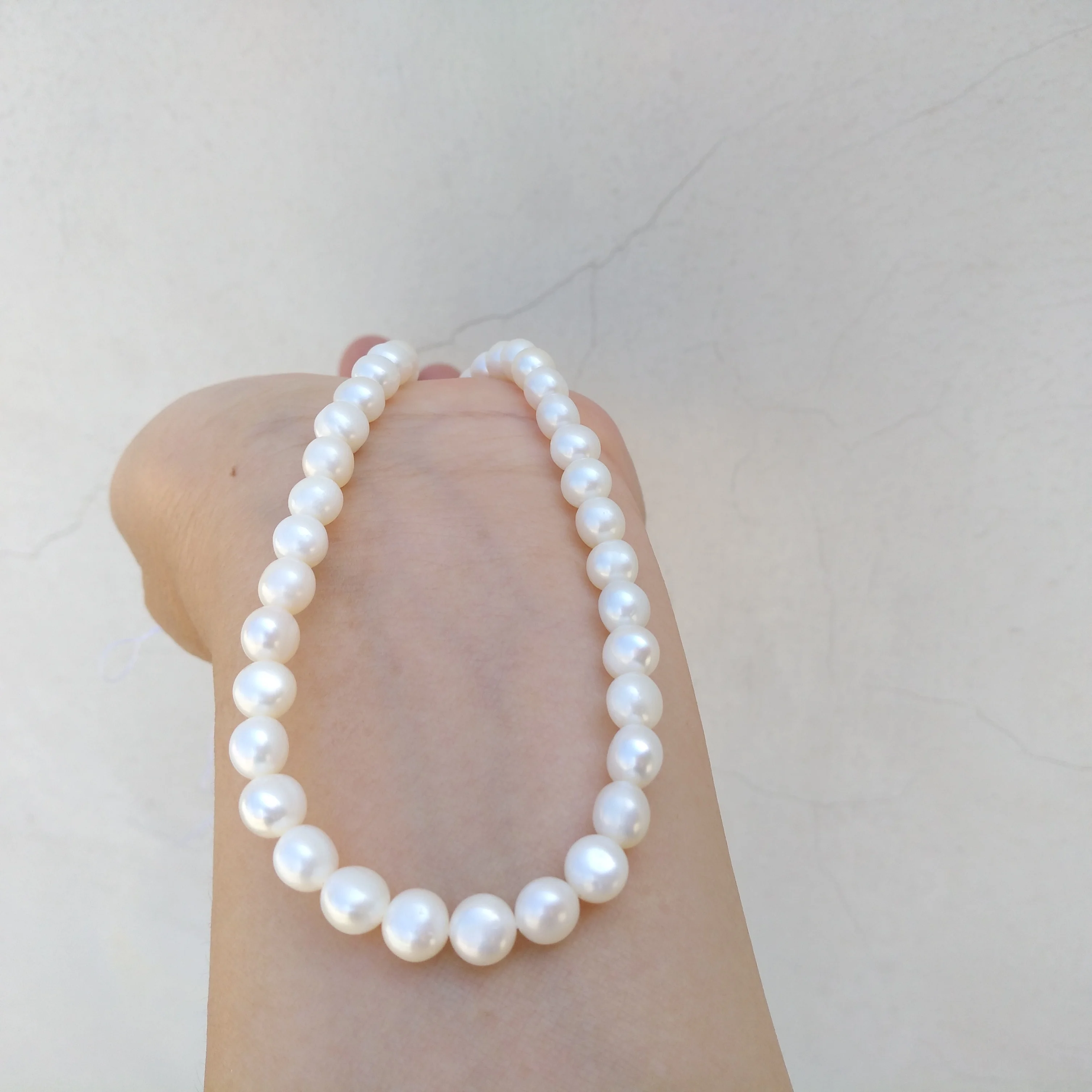 gorgeous 6-7mm AKOYA ROUND white pearl necklace  What you see is what you get, and your satisfaction is guaranteed.