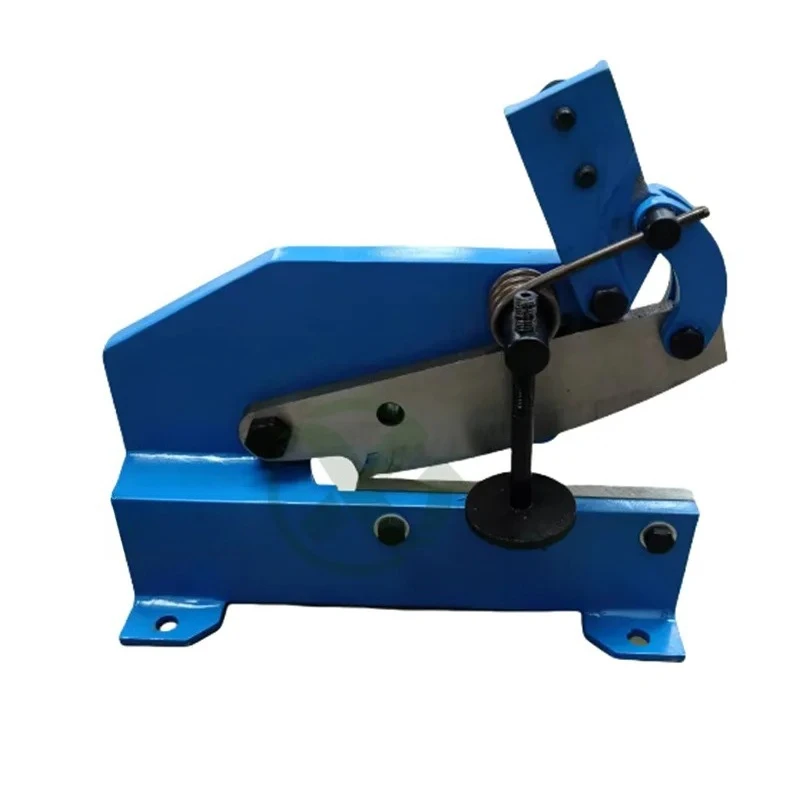 

Маленькая ручная гильотина может резать нержавеющую сталь и железные листы.