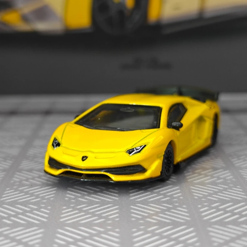 CCA 1:64 simulation Lamborghini SVJ alloy supercar racing car model car ornament sliding shock absorber desktop decoration gift