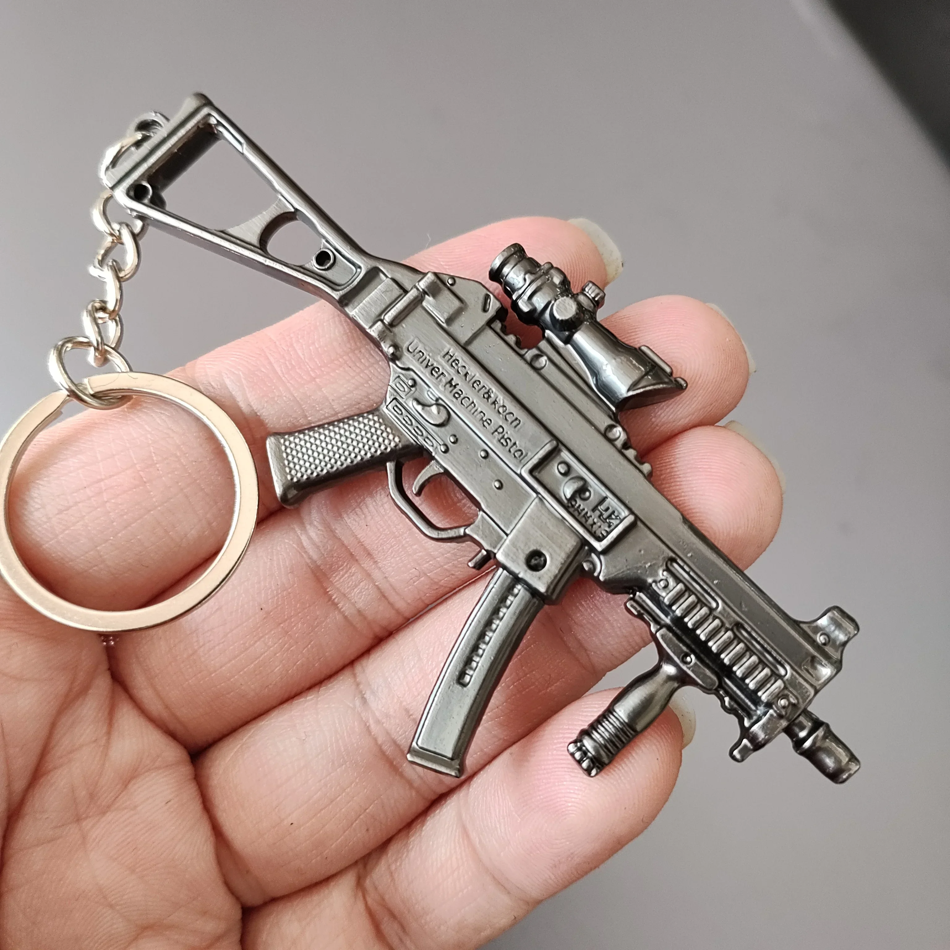 Mini QBZ95 Rifle AK47 Pistol Model Alloy UMP9 Toy Gun Keychain Bag Pendant Ornaments Children Toy Birthday Gift