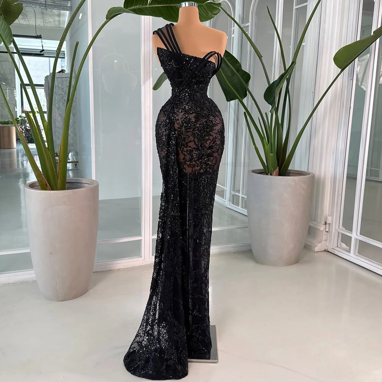 

Elegant Black Lace Mermaid Prom Dress One-Shoulder Sleeveless Evening Dress Beaded Sequins Celebrity Dress Customized