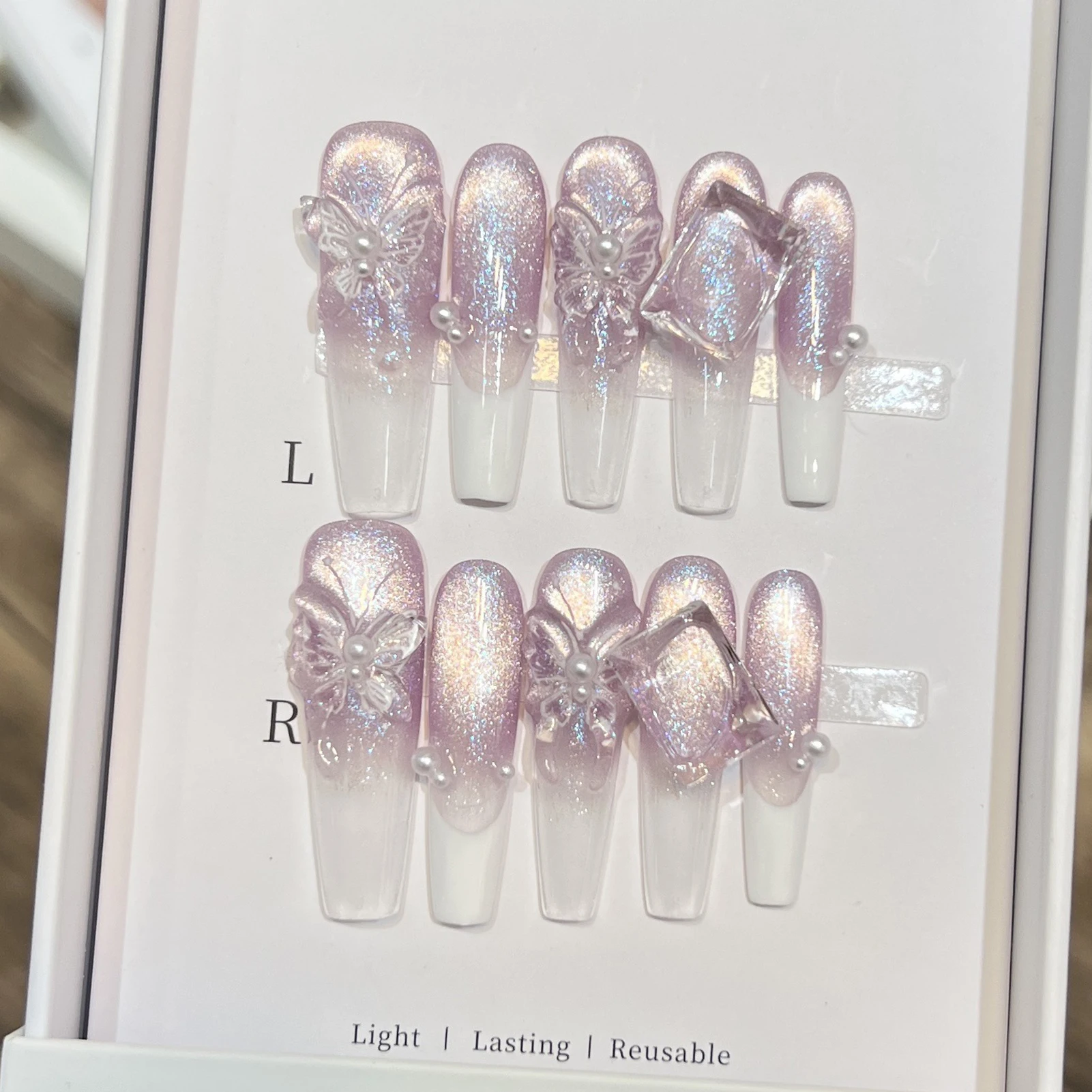 10 個のリボン結び手作り DIY プレスオンネイル フレンチ付け爪 ラインストーン付き蝶付け爪 クリスマスパーティー結婚式用