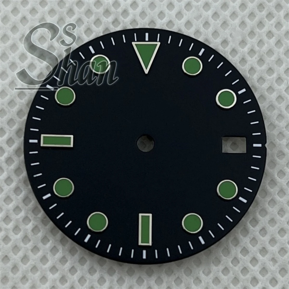 El dial de 29 mm se puede personalizar con un nombre con un logotipo personalizado La impresión láser es todo aplicable al movimiento NH35 ETA2824