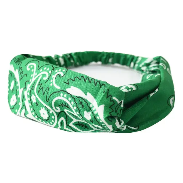 Turbantes y bandanas con estampado de anacardos estilo boho