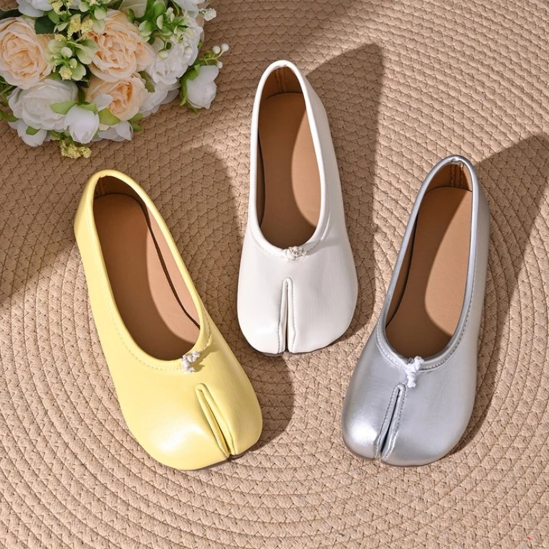 Japanese Style Tabi Ninja Shoes Women Cozy Leather Flats Split Hoof Toe Loafers Femme Mary Jeans Mocasines Ladies Ballerina Shoe
