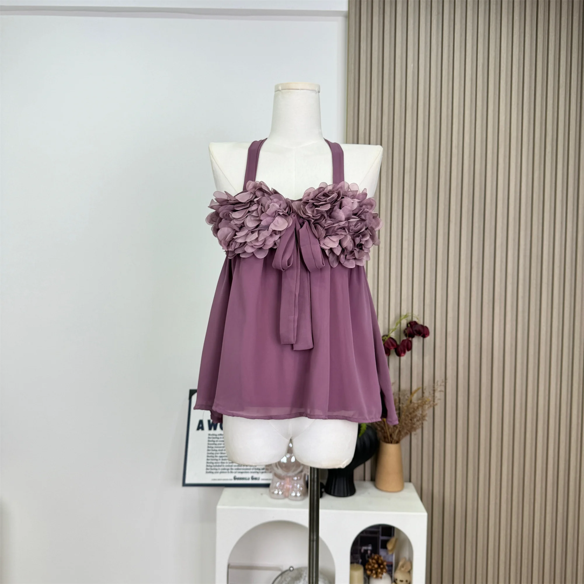 

Летний сексуальный праздничный стиль, жилет с 3D кружевной отделкой и ремешком, женский красивый топ с подвесным воротником, шелковая шифоновая блузка