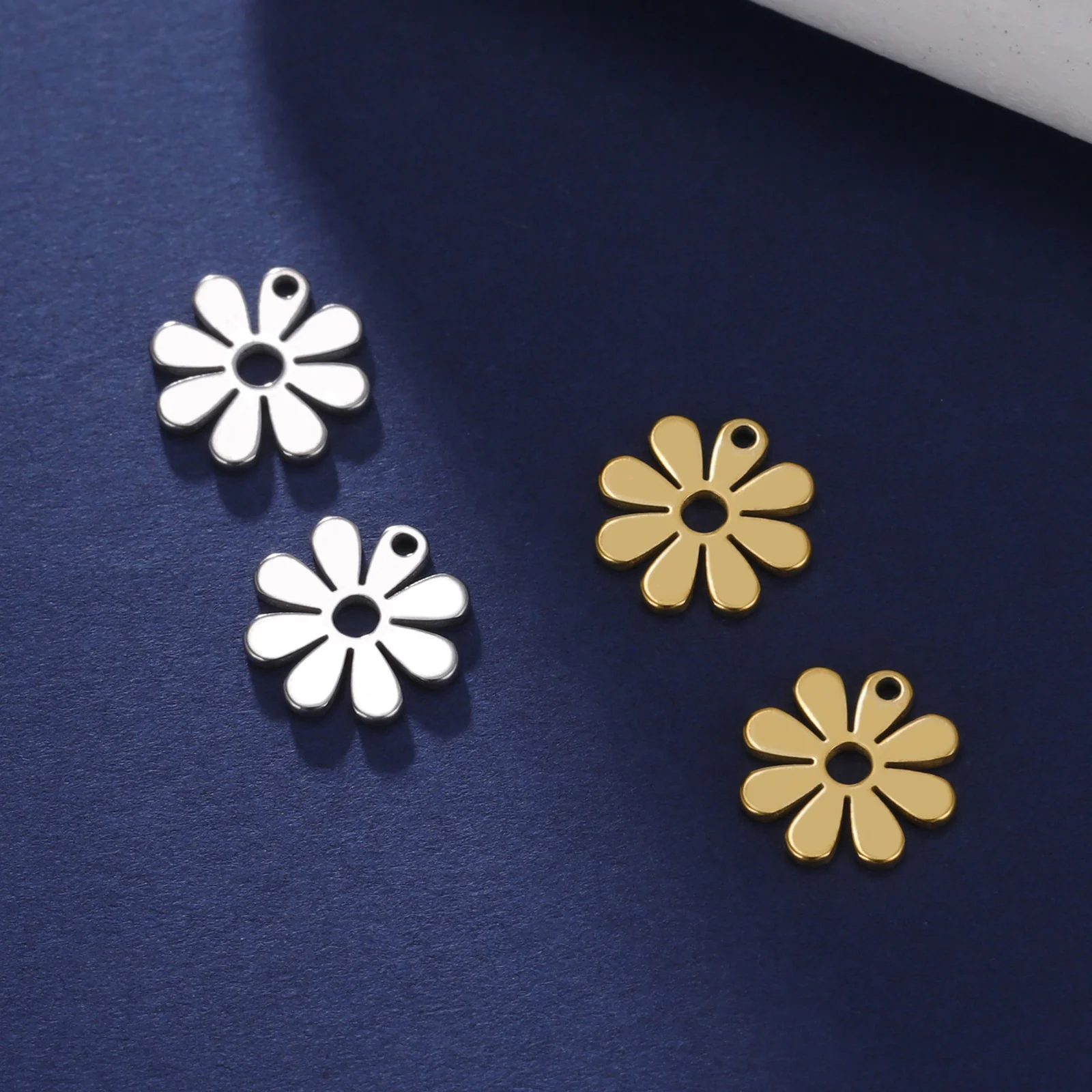 2pcs Daisy Flower Charms Stainless Steel Hollow Flower Pendant for DIY Necklace Earring Jewelry Making Accessories 11mm X 11mm