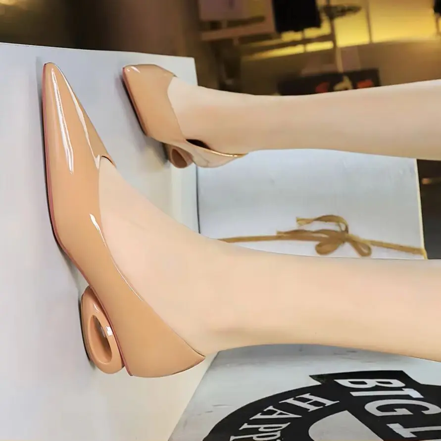 

2025 New French Patent Leather Pointed Special-shaped Heels, One-pedal Shallow Mouth Comfortable Women's Shoes zaptos mujer