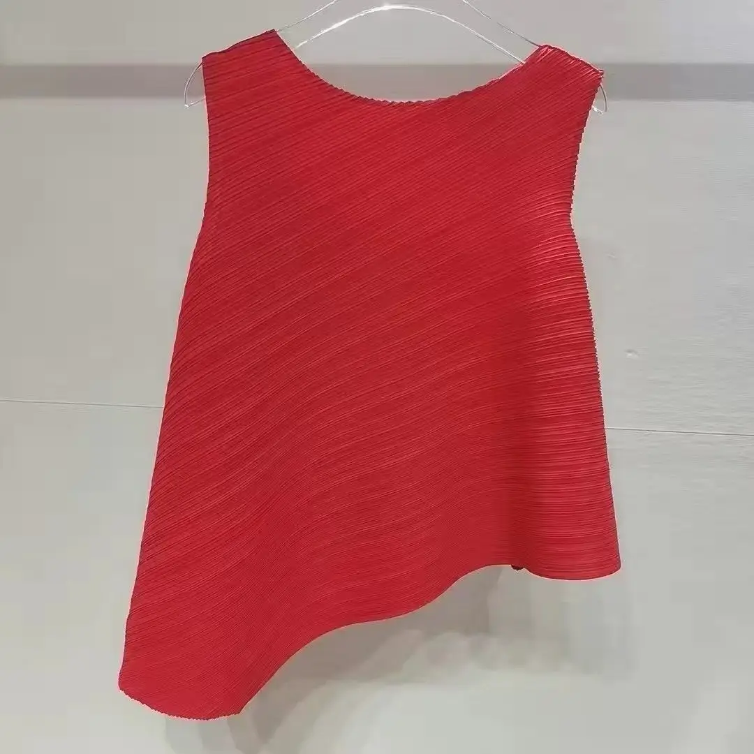 Top donna 2023 estate irregolare girocollo senza maniche t-shirt pieghettata allentata grande serbatoio vestiti vintage