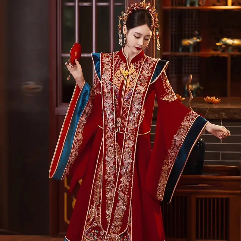 

New heavy-duty toasting Chinese-style wedding dress in contrasting colors