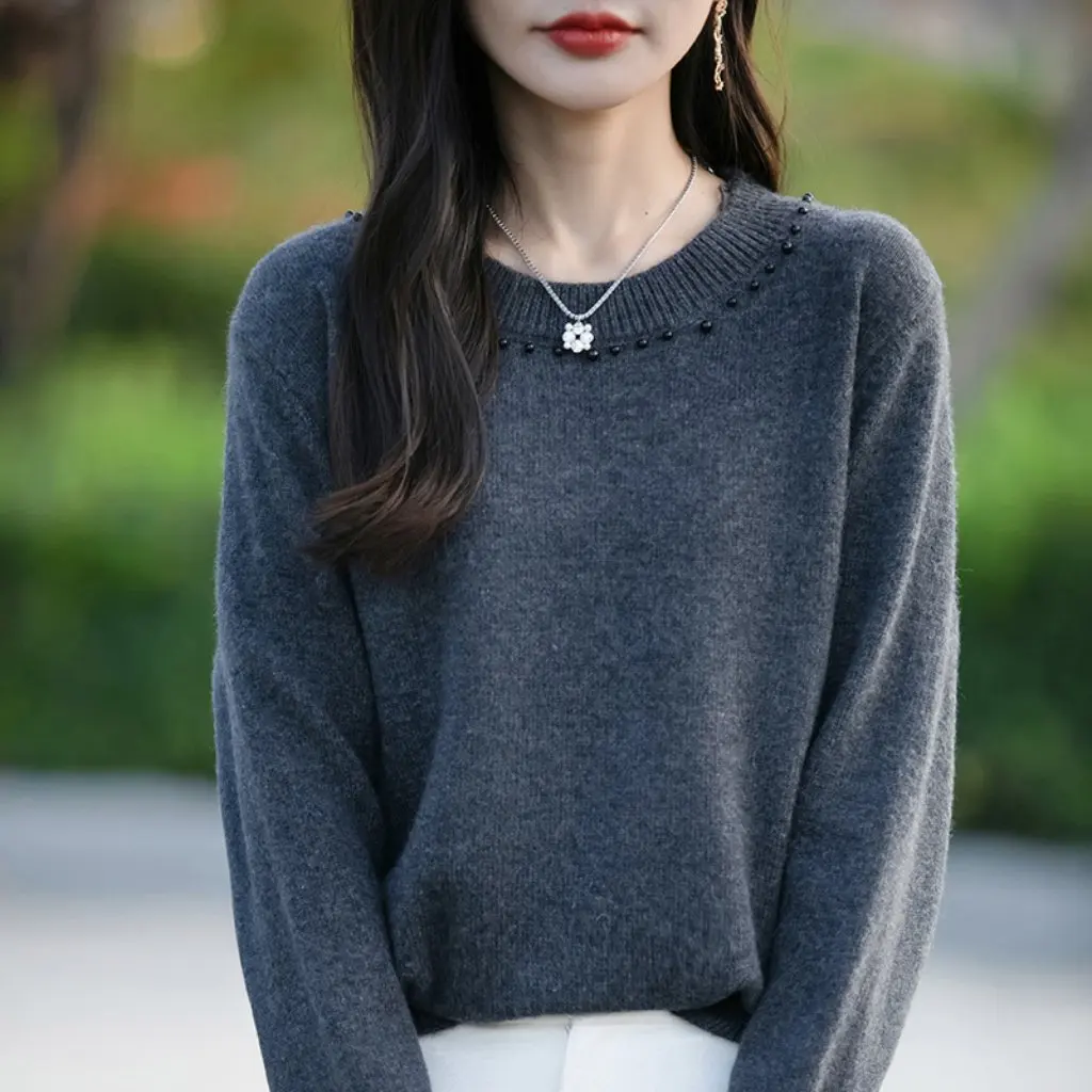 

Women's Thickened Knitwear Sweater Long Sleeve Beaded Fashion Base Shirt Inner Top Loose Fit Autumn Winter New Arrival