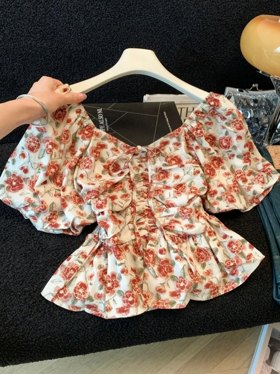 

Cute Short Red Floral Doll Shirt Women's Summer Bubble Sleeve Waist Cinched Heart Collar Chiffon Top Sweet Style Travel Wear