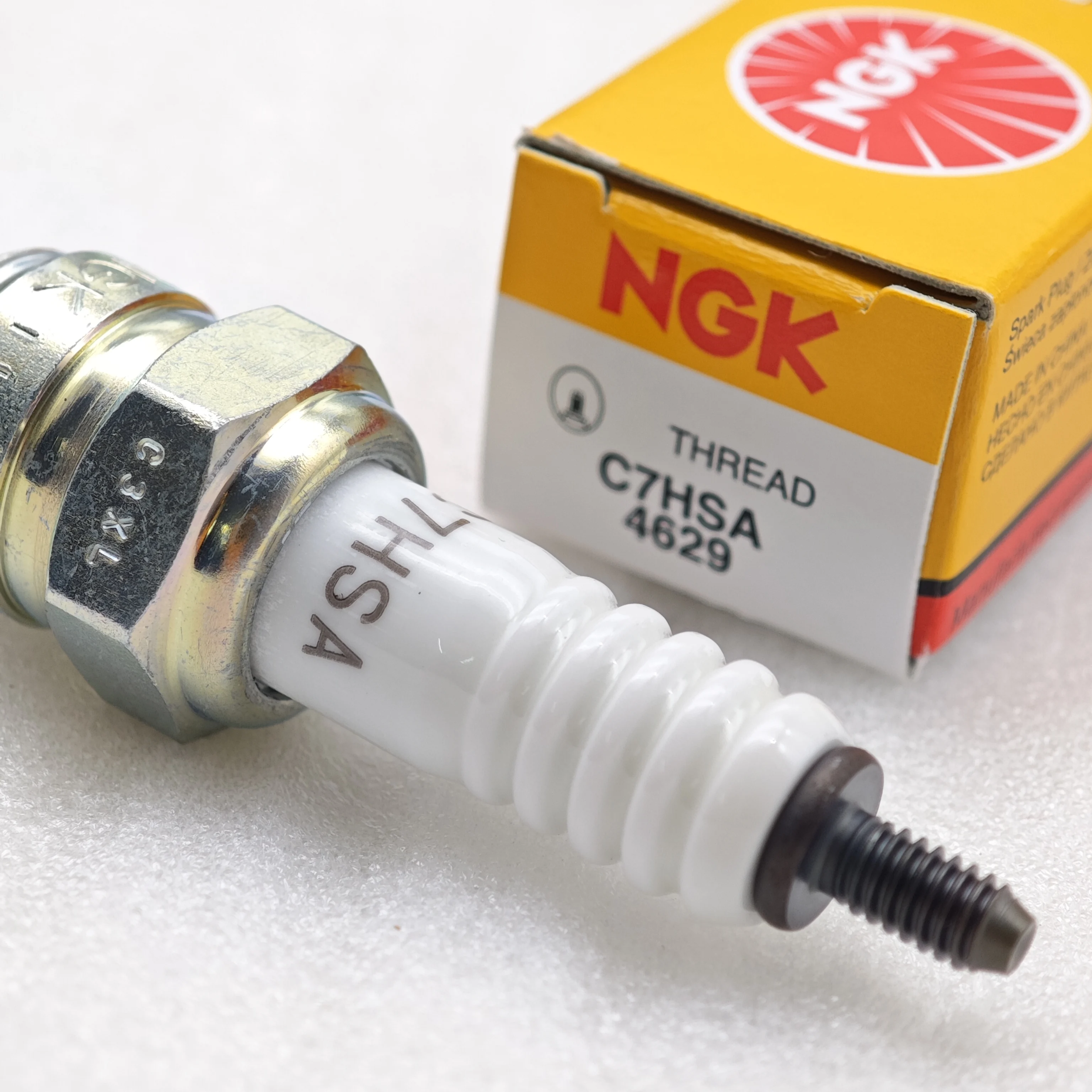 1pcs C7HSA 4629 NGK Spark Plug