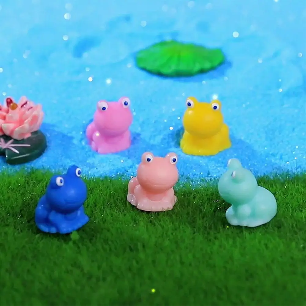 100 Pcs Mini Frog Garden Decor Green Frog Figurines Miniature Home Décor Tiny Plastic Frogs Fairy Garden Decor