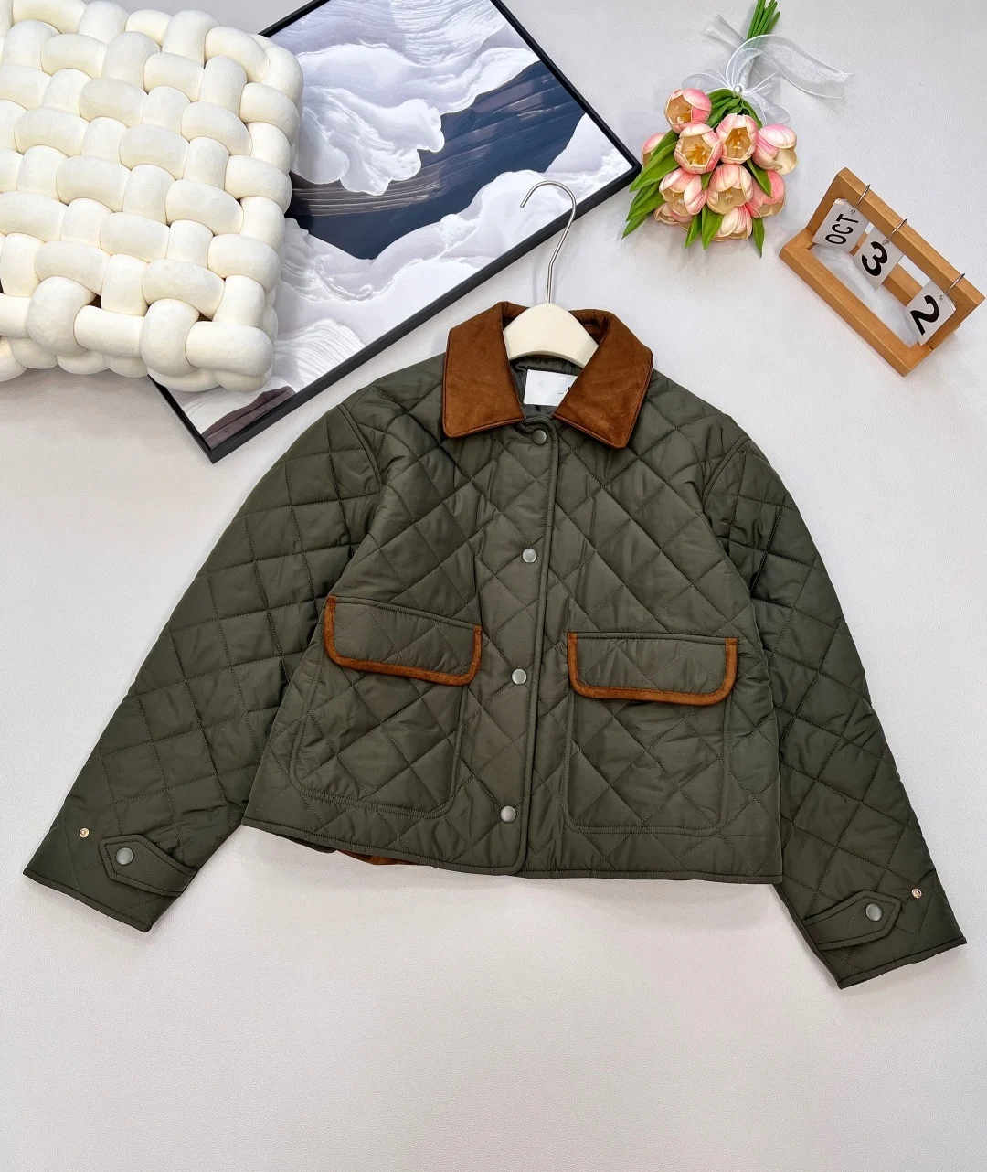2026 early autumn new lightweight cotton check short jacket, made of lightweight cotton fabric, with check pattern embroidery on