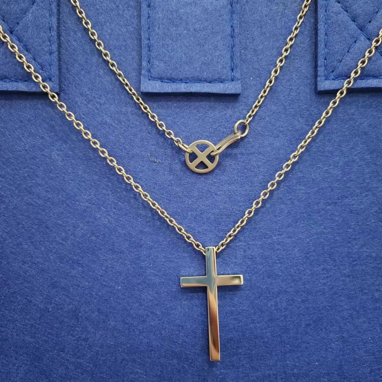 Pure Titanium Crucifix with Round Oval Cable Chain Necklace 3.0 MM Wide