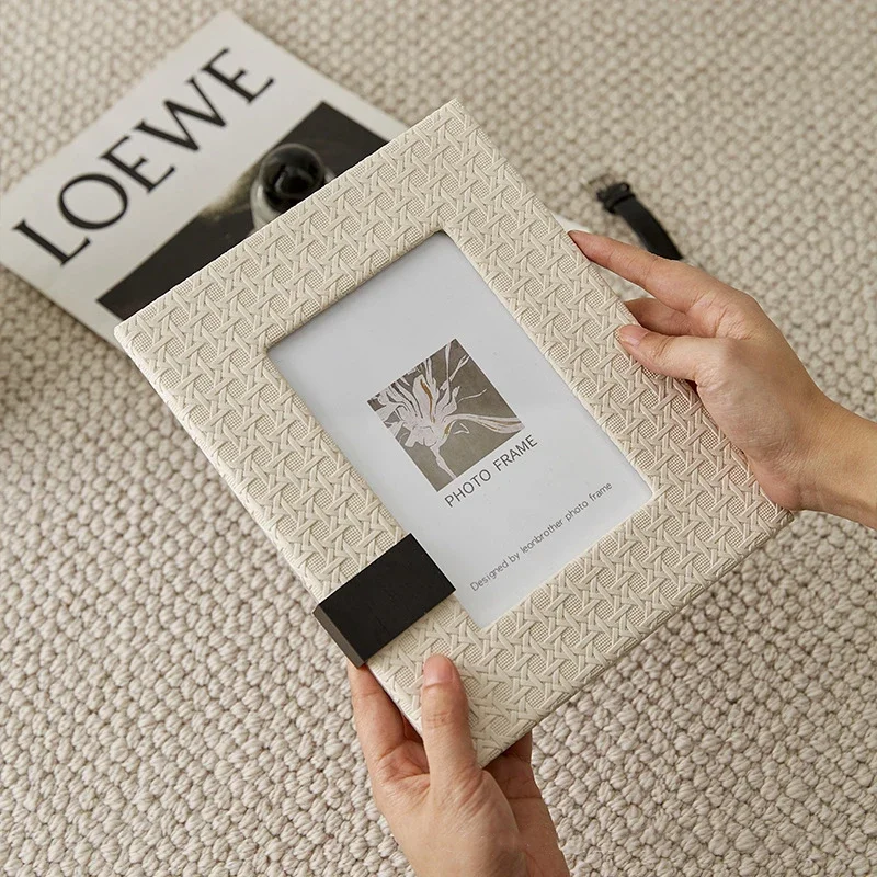 Modern Leather Picture Frame - Stylish Desktop Decor for Bedroom & Living Room - High-End Decorative Photo Frame