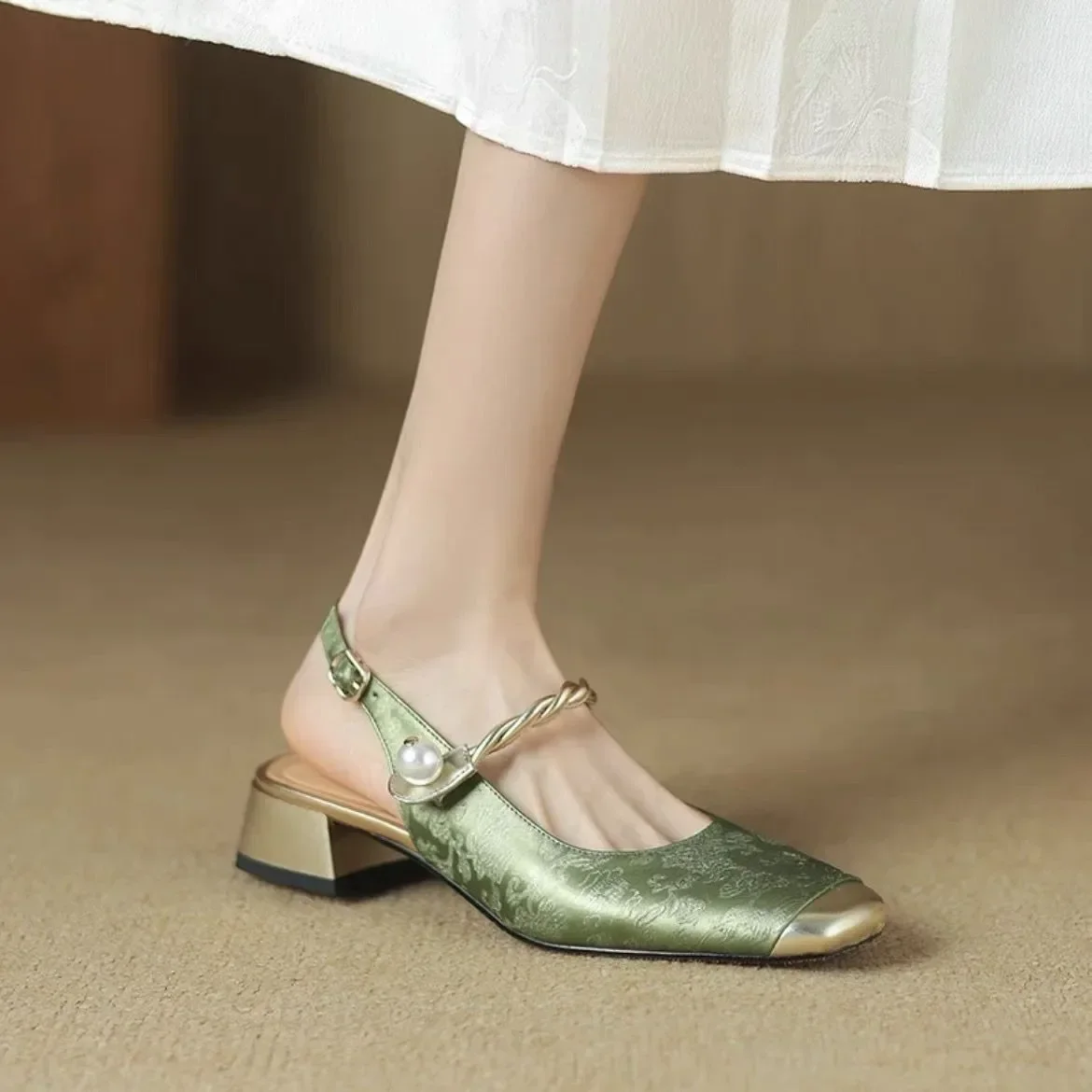 

2025 Spring Women Pumps shoe Fashion Shallow Buckle Ladies Elegant Low Heel shoe Thick Heel Round Toe Women's Mary Jane shoe