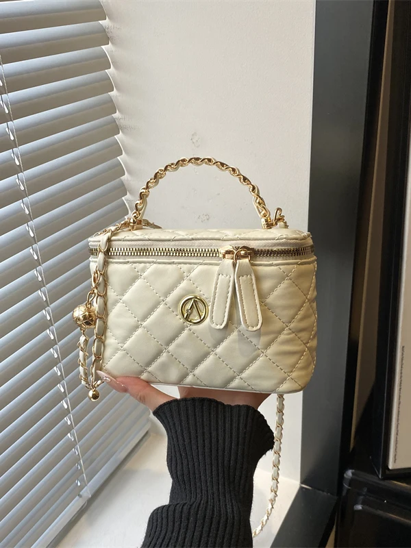  Embroidered Diamond Pattern Crossbody Bag Single Shoulder Versatile Personality Chain Square Bag for Young Women