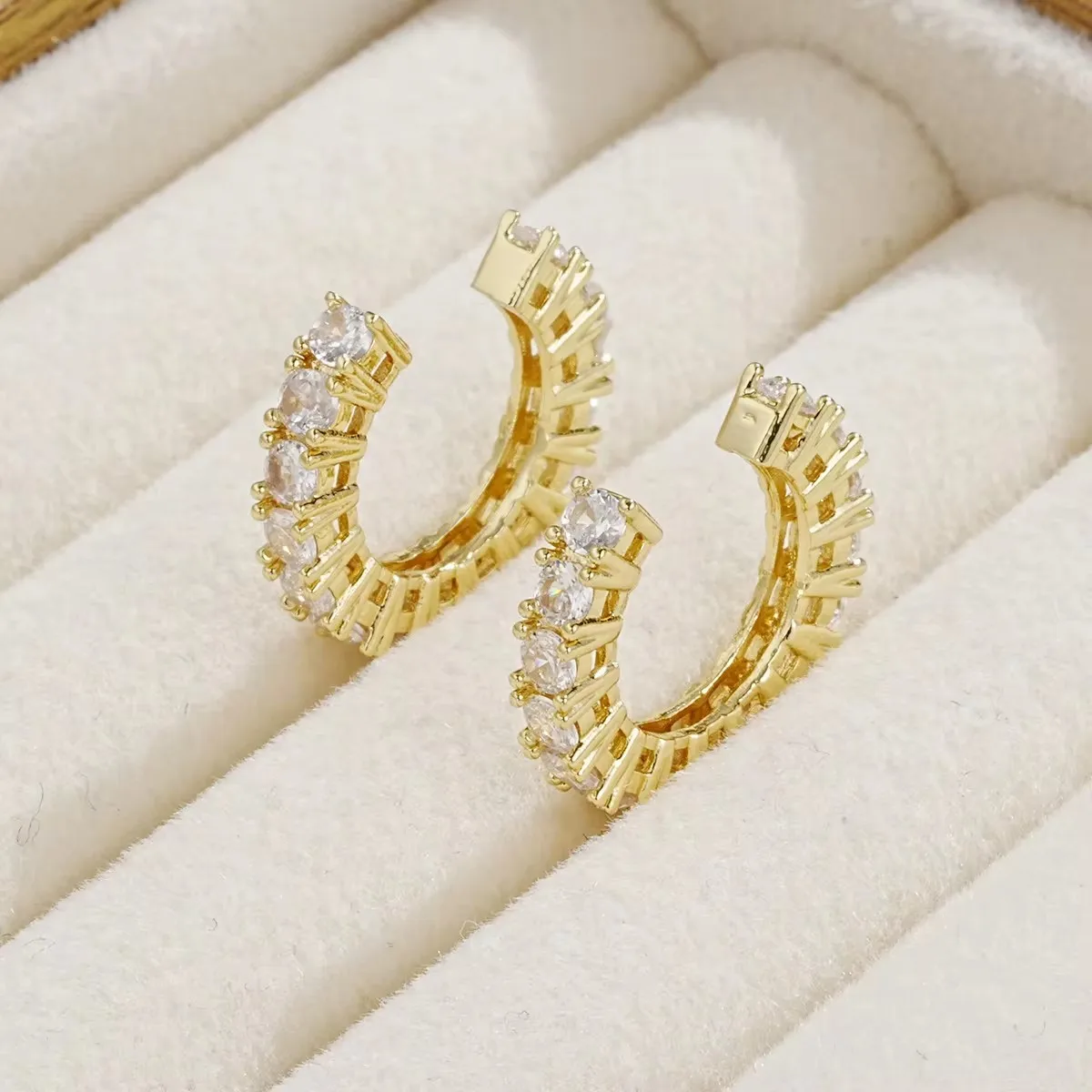 2Pcs Full Rhinestone Zircon Ear Cuff Ear Clip for Women No Pierced C Shape Earcuff Ear Wrap Earcuff Clips Fashion Jewelry Gifts image 4