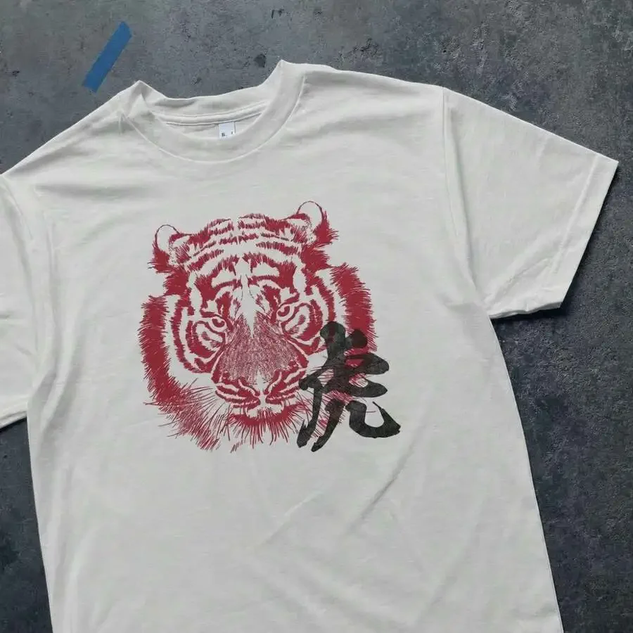 Chinese Style Tiger Graphic Tee Men Retro Oriental Aesthetic Tshirt Red Ink Tiger Head Calligraphy Print Streetwear Harajuku Casual Oversized Top