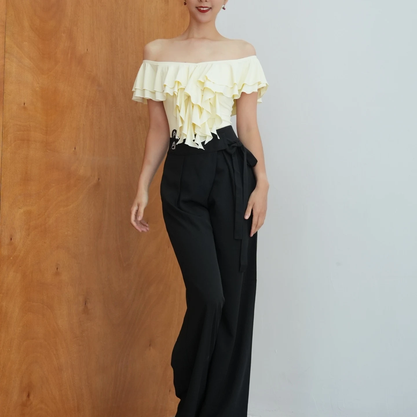 Nuevos Tops de baile de salón con cuello barco para mujer, ropa de práctica de baile latino, leotardos con volantes, trajes de baile Social de vals para adultos BL17235